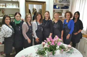 Voluntárias promovem bazar beneficente de dia das mães