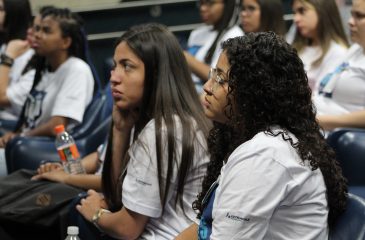 Beneficiárias de Gestão e Tecnologia Aplicada conhecem o funcionamento da Ultragaz
